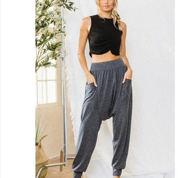 #367 SALE 🛑M, L FABULOUS Black Knit Rib Crew Neck Crop Top - Picture 4 of 4